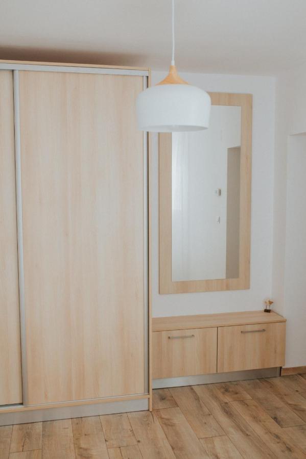 Regim Hotelier Lotusul Verde Oradea Buitenkant foto