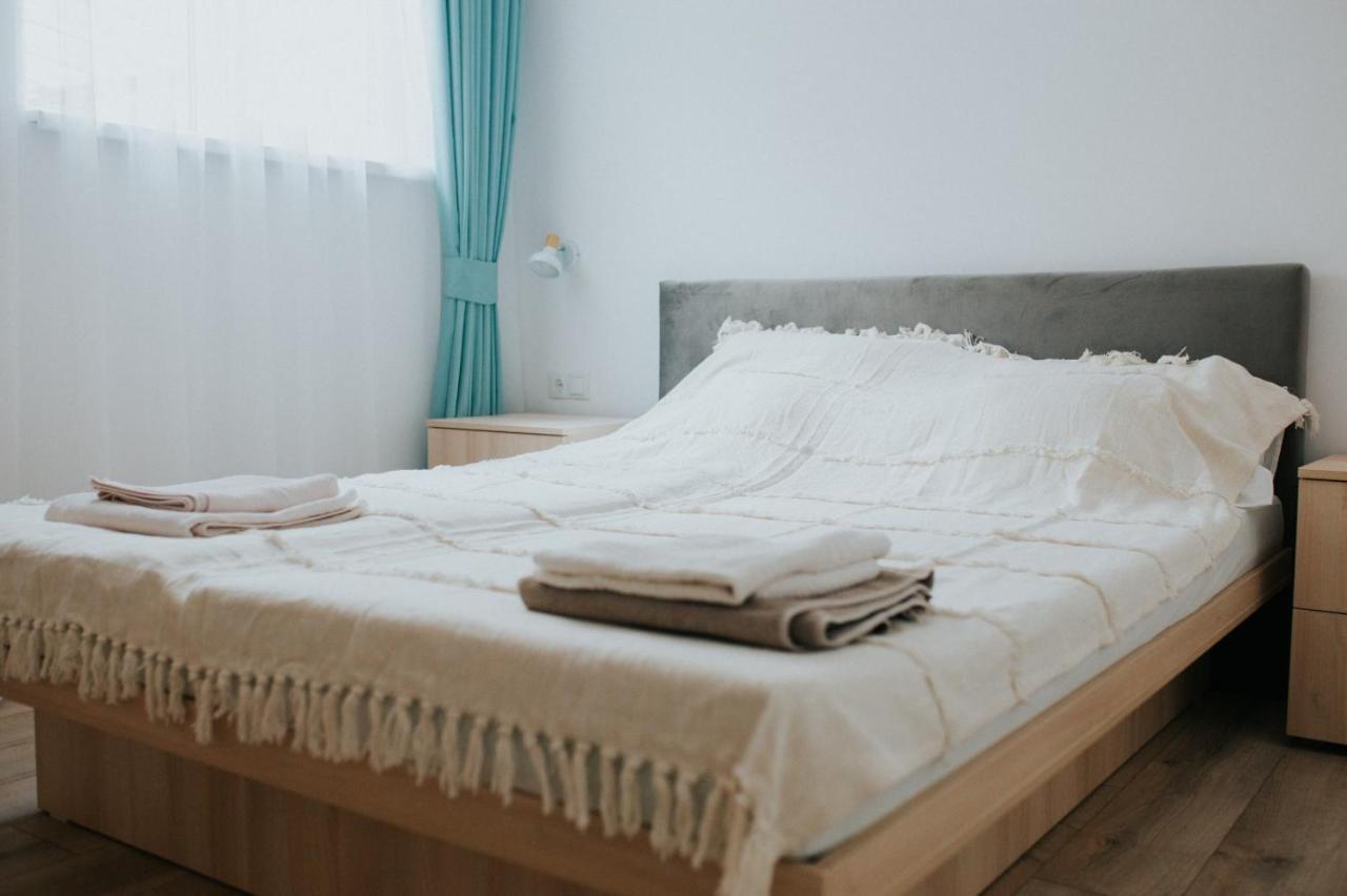 Regim Hotelier Lotusul Verde Oradea Buitenkant foto